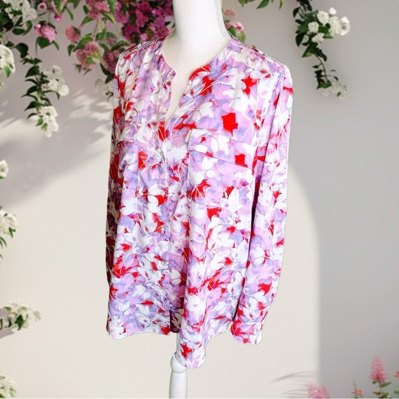 Calvin Klein Women’s ‘Roll Sleeve Printed Everyday Blouse’ in Purple Floral - Picture 7 of 11
